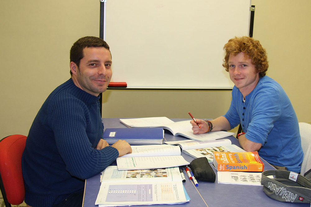 Spanish courses in Seville enables you to meet new people 